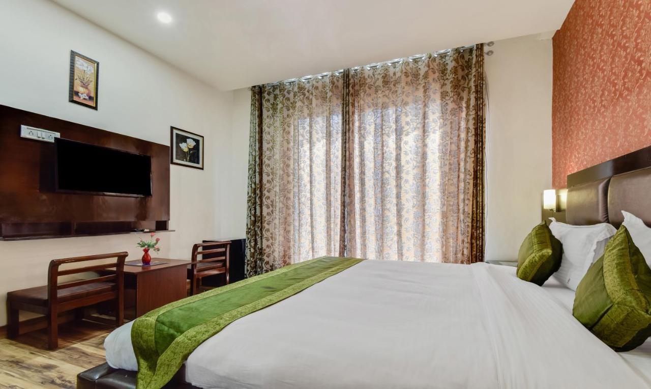 The Vaikunth Hotel Dharamshala Exterior photo